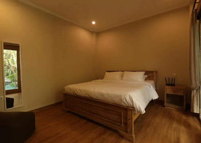 Pensión Neduh House 3*